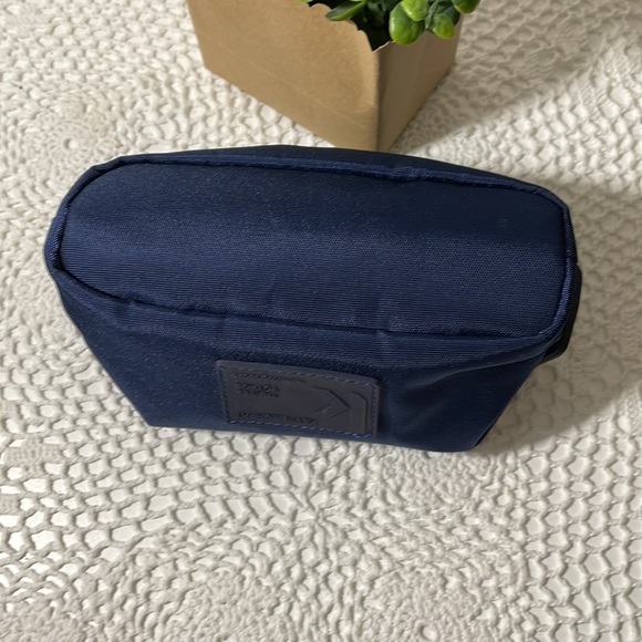 Kevin Murphy navy travel toiletries/makeup bag - Picture 5 of 6